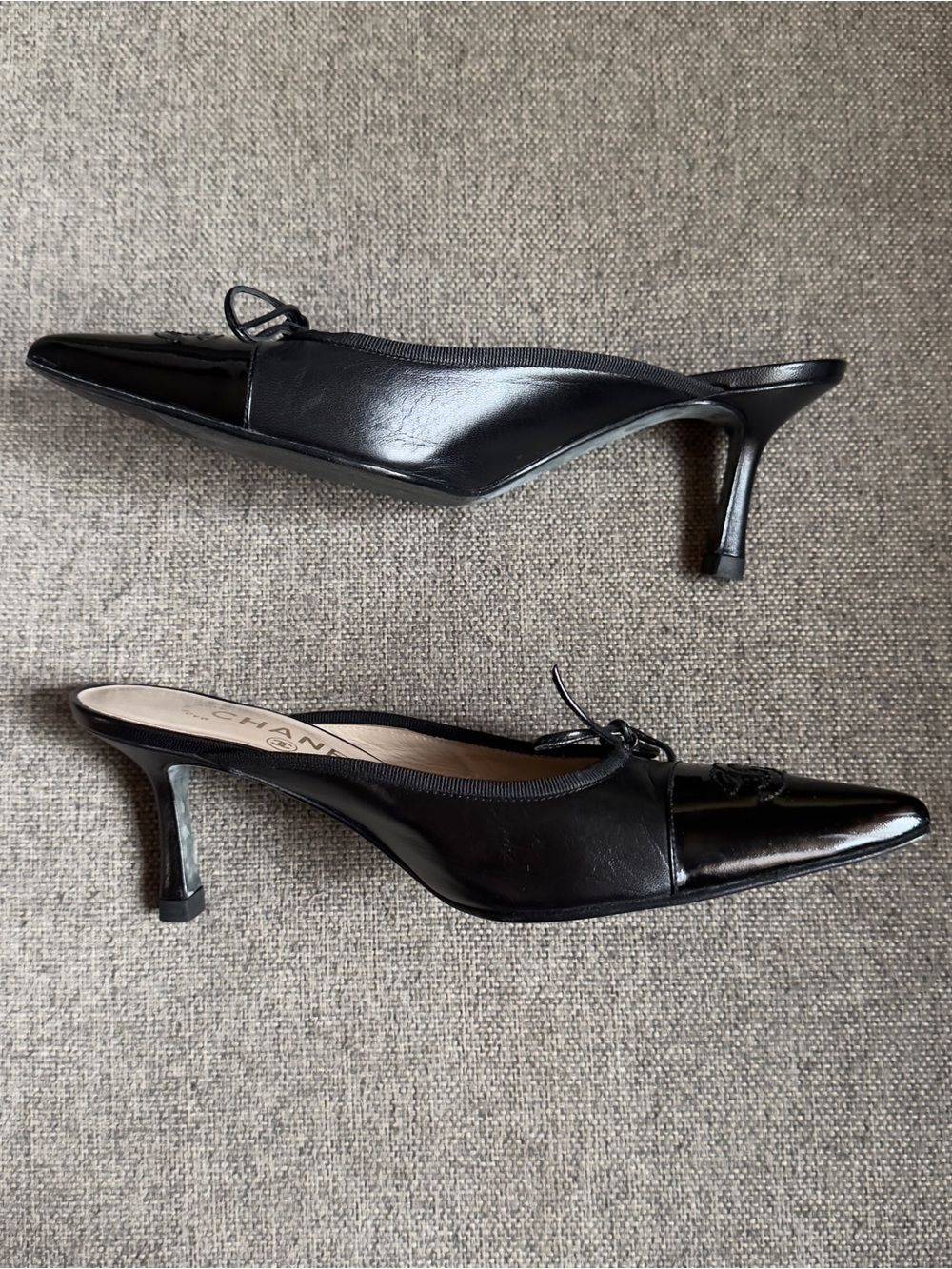 Vintage Chanel black logo heels - Picture 4 of 8